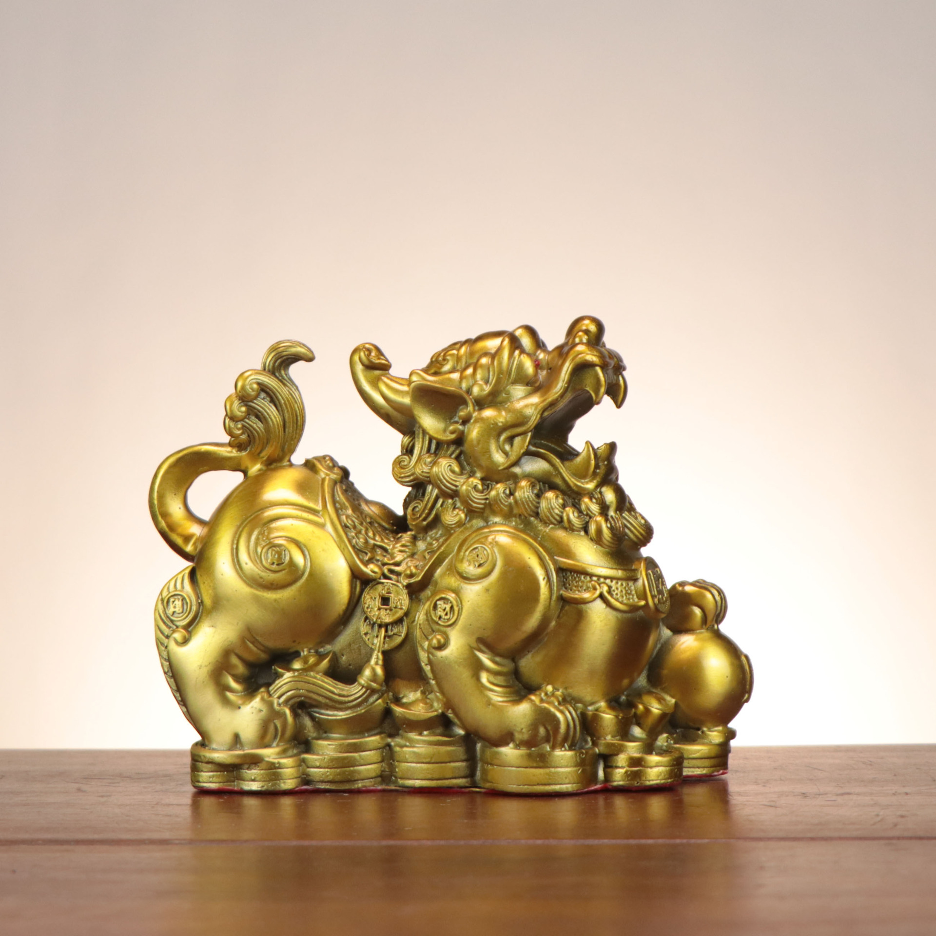 匠心獨(dú)運(yùn)，招財(cái)納福 楊銅記如意金錢貔貅擺件賞析